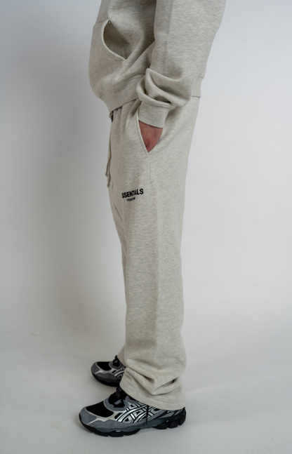 Fear of God Essentials Relaxed Sweatpants Light Oatmeal SS22 - 130BT212172F